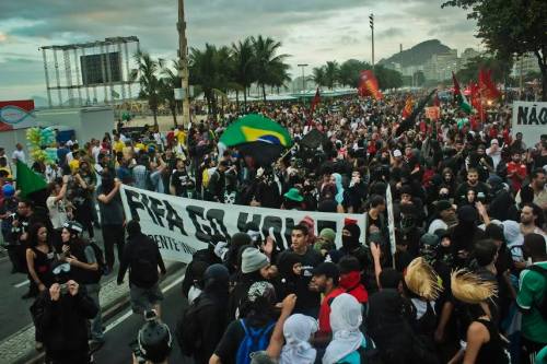 Manifestação no Rio de Janeiro durante a abertura do Mundial no Brasil./ Fonte: Mídia Ninja
