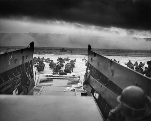 O desembarque na Normandia.// Foto: Robert Capa